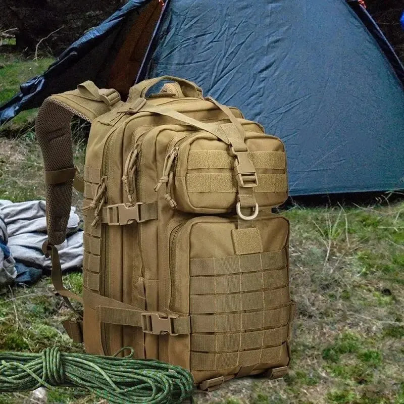 Mochila Tática do Exército Americano. Tudo que precisar no lugar certo. Várias divisões e compartimentos. Do dia a dia ao camping. Das viagens as caminhadas ao ar livre. Oxford 600D Tático de alta resistência